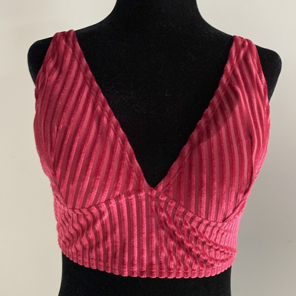 Victoria’s Secret Pink bralette V neckline - Picture 2 of 7